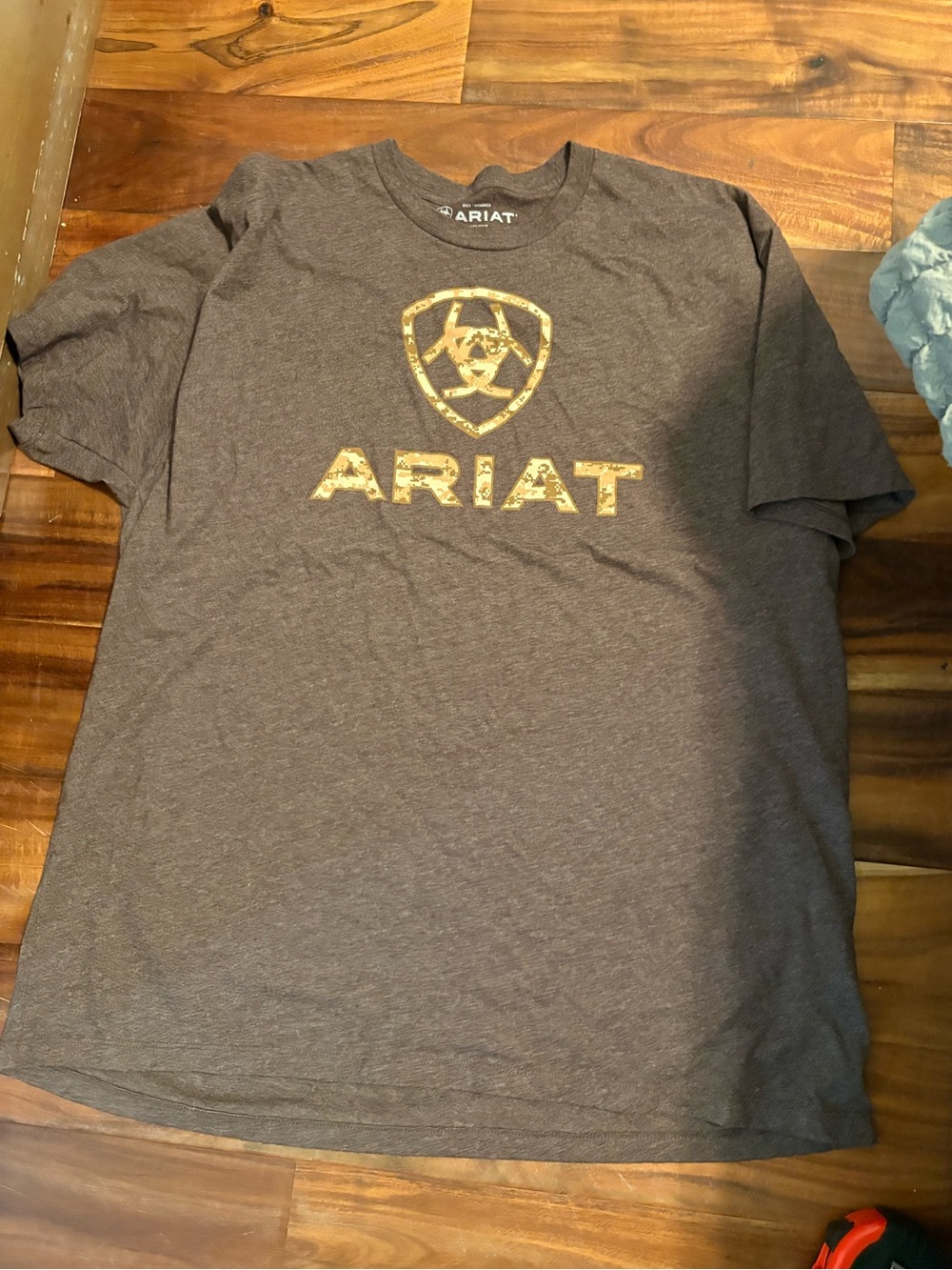 Ariat Camo Logo Graphic Tee XXL Brown Western Ranch Rodeo Short Sleeve (1268)